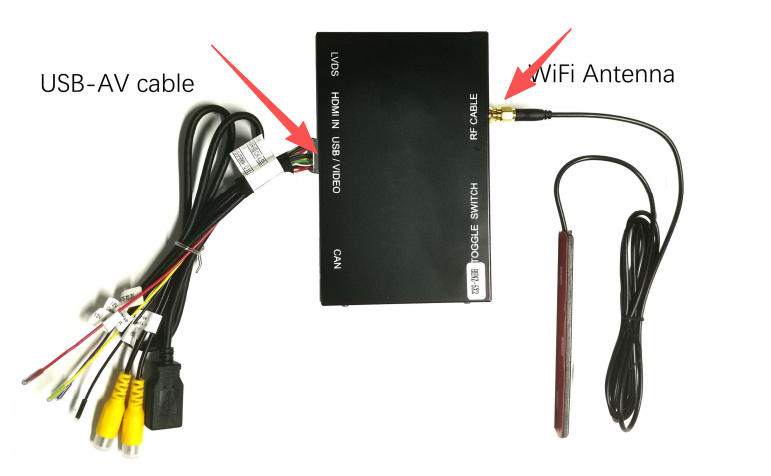 Schließen Sie die CarPlay-WLAN-Antenne und das USB-Kabel an die CarPlay-Box an.