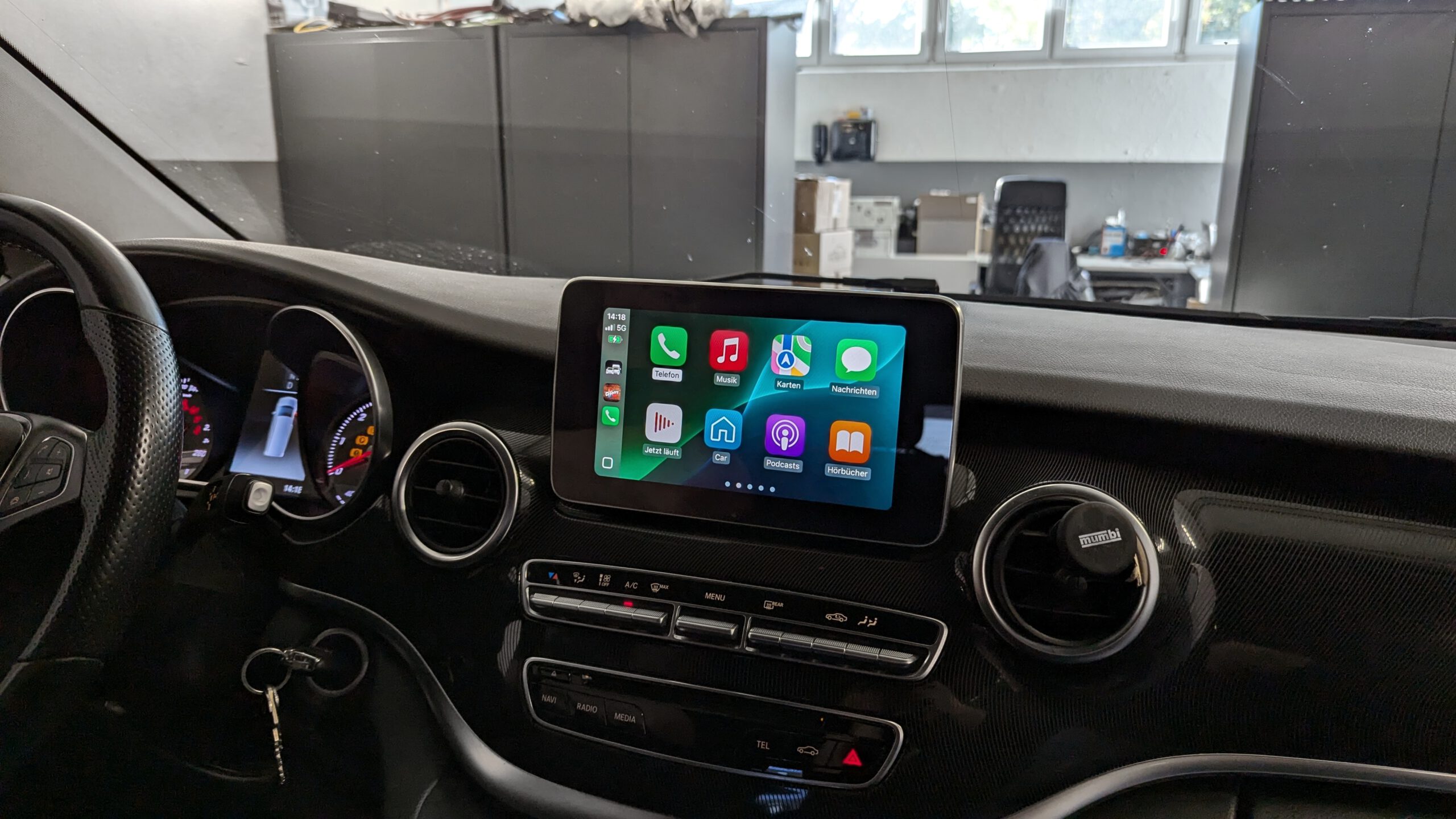 CarPlay wurde erfolgreich im Mercedes-Benz W447 aktiviert.
