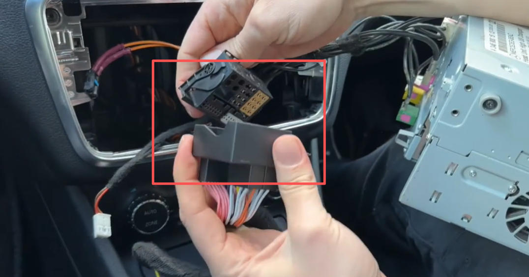Originalstrom mit CarPlay Stromkabel verbinden