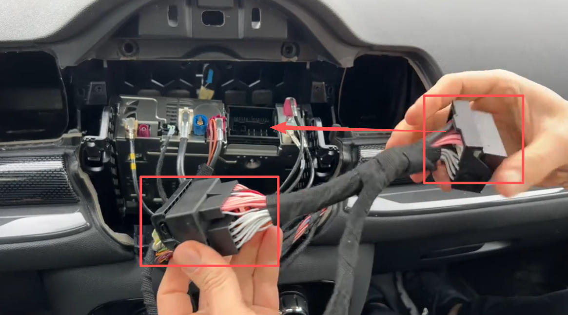 Original-Stromkabel mit CarPlay Stromkabel verbinden