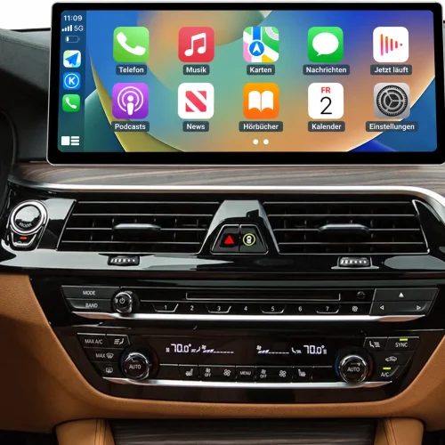 BMW 5er G30 mit nachgerüstetem 12,3 Zoll Linux Touchscreen und Apple CarPlay