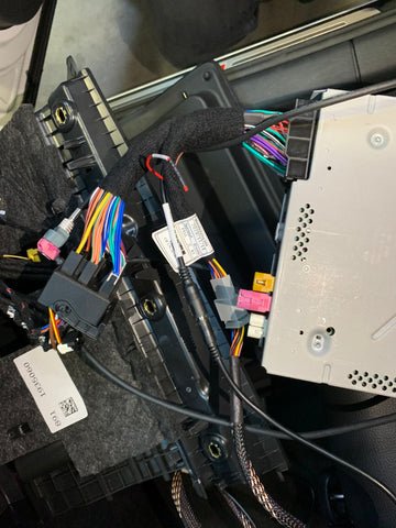 LVDS und Stromanschluss verbinden