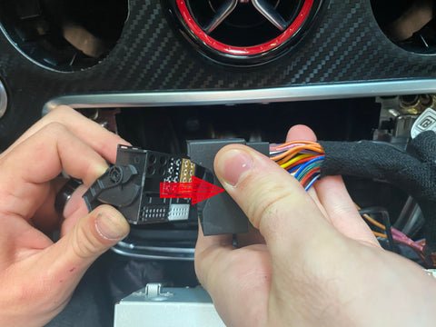 Originalstrom mit CarPlay Stromkabel verbinden