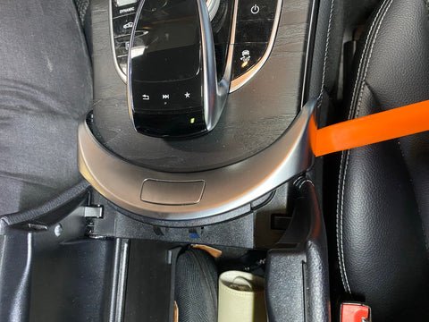 Mercedes GLC Blende lösen mit Kunststoffhebel