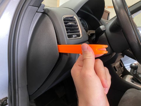 Lenksäulenverkleidung entfernen