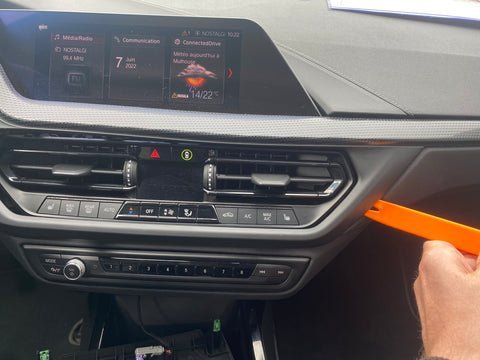 Installationsanleitung für BMW F40 CarPlay und Android Auto mit EVO-System