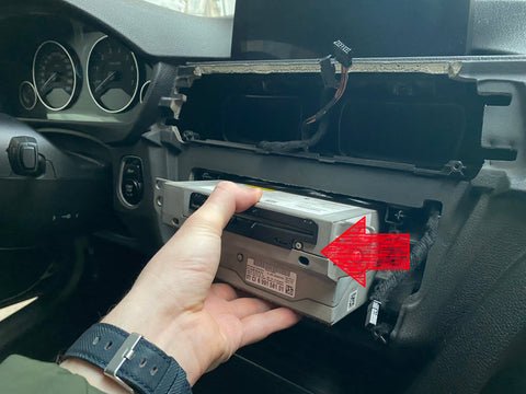 Entfernen des Autoradios