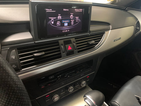 Audi A6 Klimabedienteil vor dem Ausbau