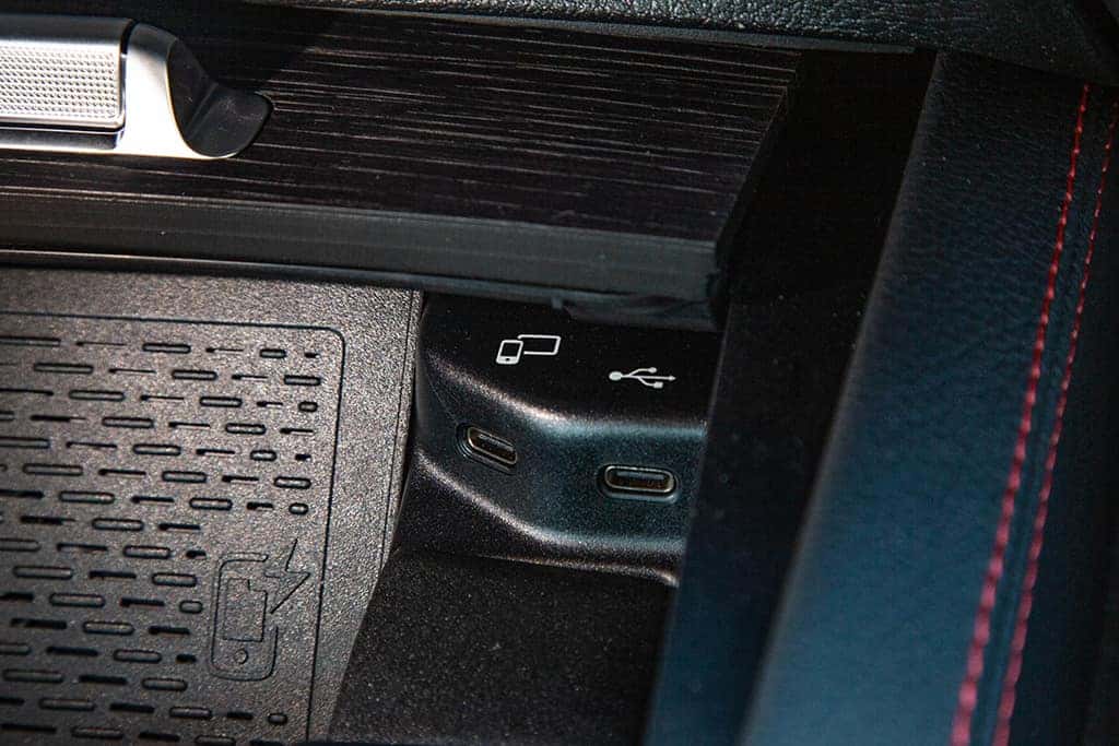 USB-Port mit dem Symbol ,,Smartphone Integration"