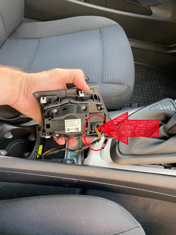 BMW 1er iDrive Stecker lösen